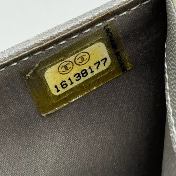 Chanel Camellia Compact Black Bi-fold wallet - Picture 10 of 11